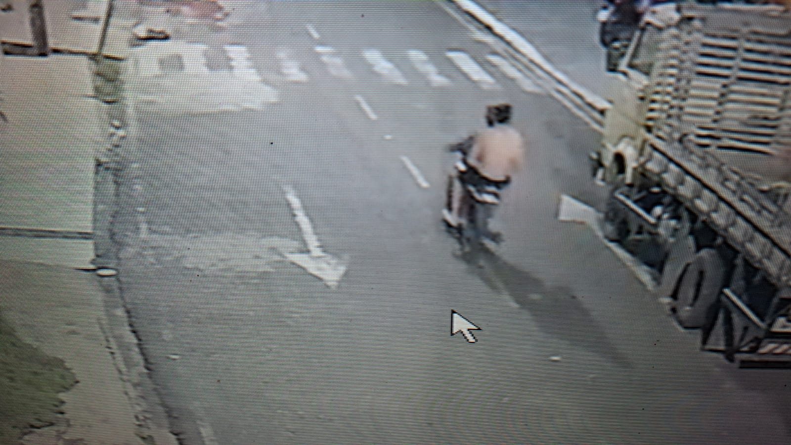 Criança de 2 anos leva tiros na barriga na frente de casa no Amazonas