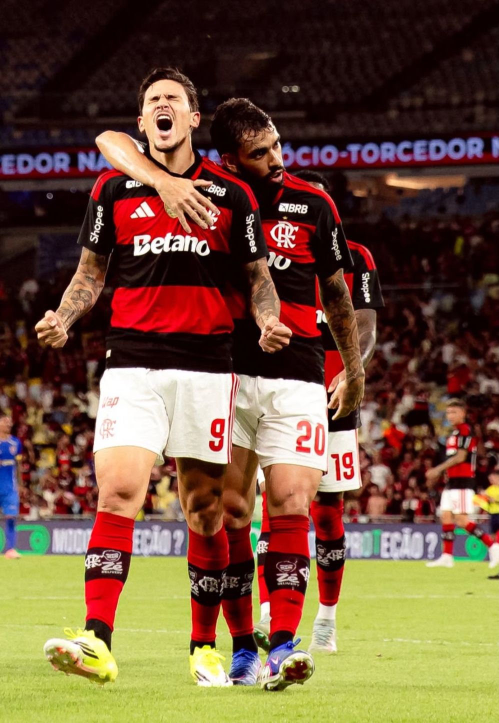 Flamengo vence Sampaio Corrêa por 7 a 1 e garante vaga no mata-mata do Carioca