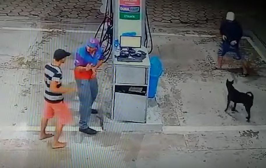 Criminosos tentam esfaquear frentista e atirar em cachorro durante assalto a posto em Manaus