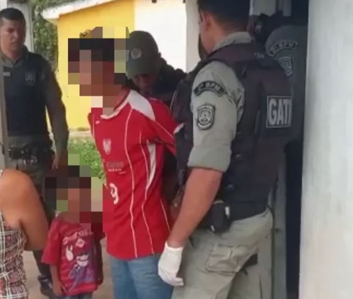 Bebê de 3 meses é achado morto após ser deixado sozinho com irmãos pequenos