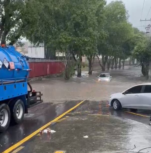 CENAD alerta para risco de enxurradas durante chuva torrencial em Manaus