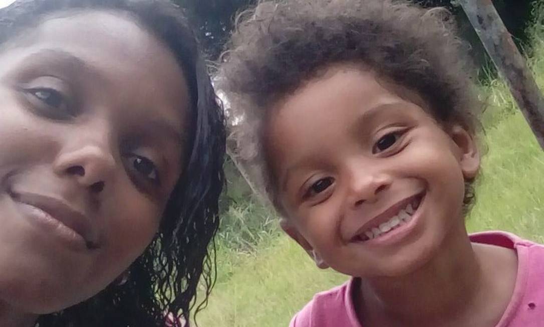 Menina morta pela mãe ficou meses trancada em quarto e comia 1 vez por dia