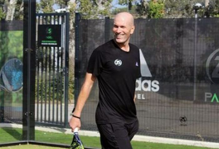 Zidane pode ser técnico da seleção brasileira, diz jornal
