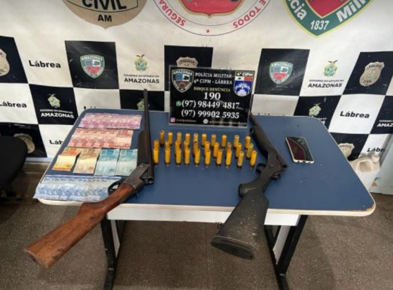 Homens são presos enquanto exibiam espingardas pelas ruas de Lábrea