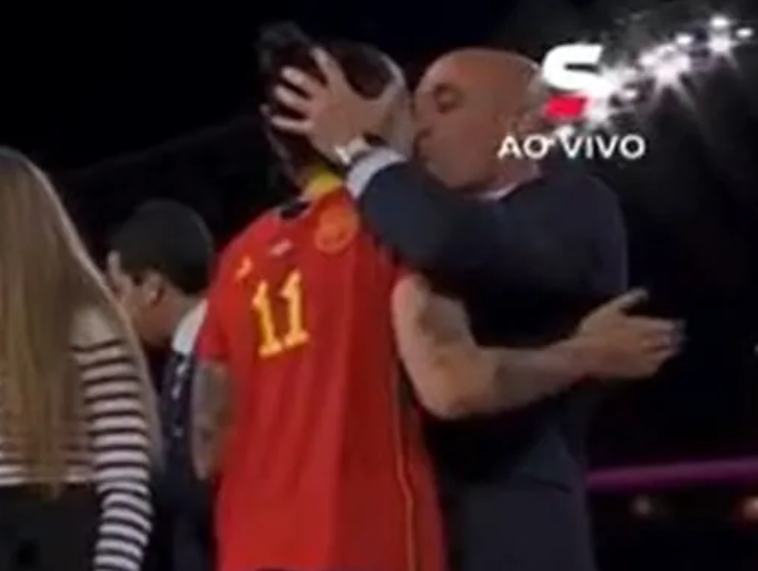 Rubiales é condenado por beijar jogadora; veja punição