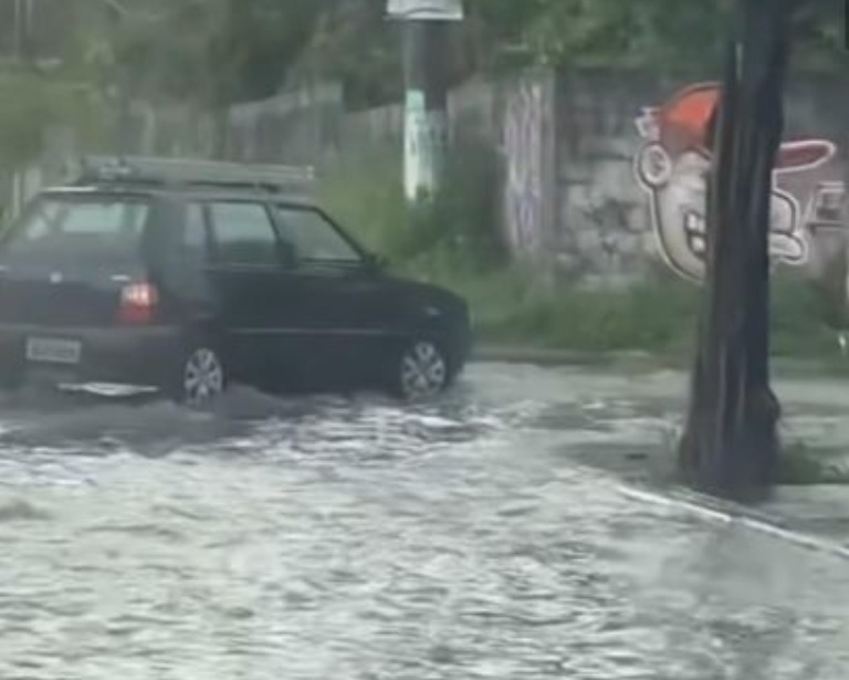 Municípios do Amazonas recebem alerta de chuva intensa e risco de granizo