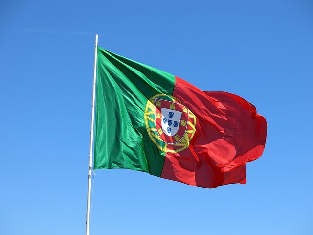 Lei que afeta brasileiros entra em vigor em Portugal; veja o que mudou