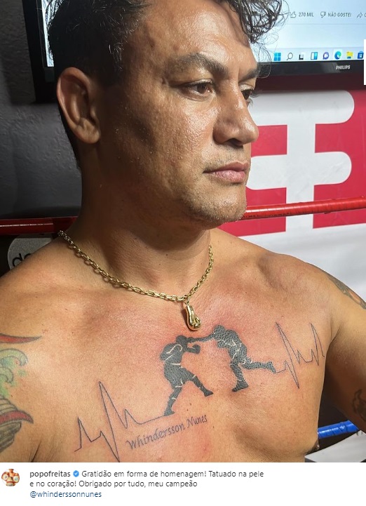 Popó tatua Whindersson Nunes no peito após luta com humorista