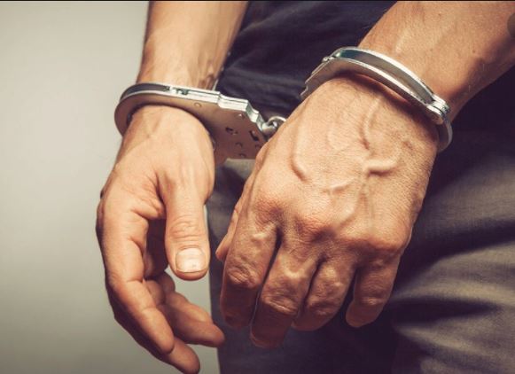 Foragido da Justiça é recapturado em festa clandestina em Manaus