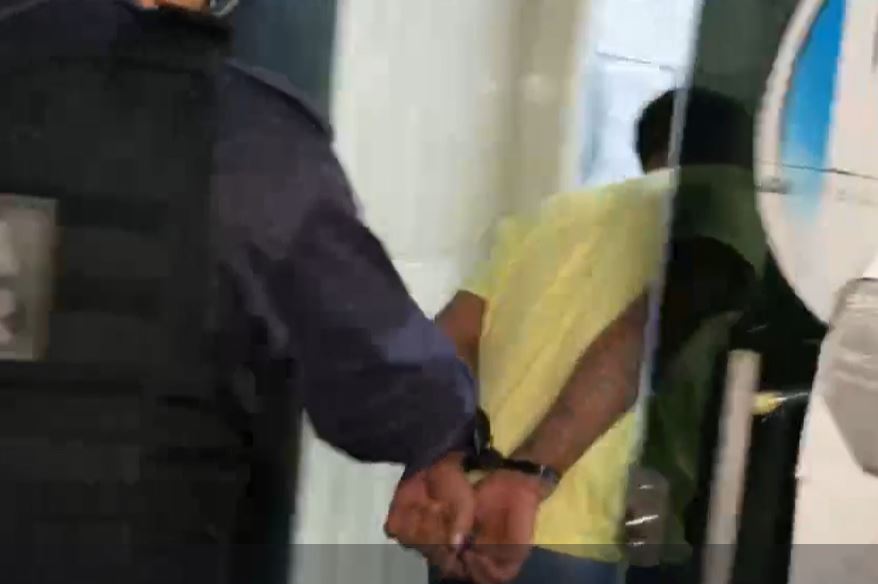 Detento e comparsa são presos após troca de tiros com PMs em Manaus