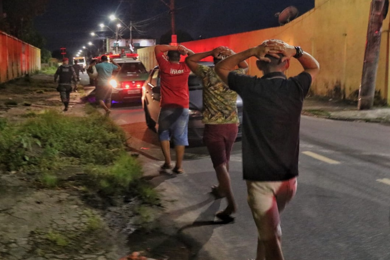 Cinco são presos em bar durante toque de recolher em Manaus 