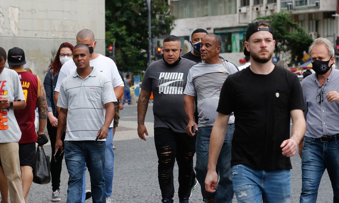 Brasil teve nas últimas 24 horas 6.431 novos diagnósticos de Covid
