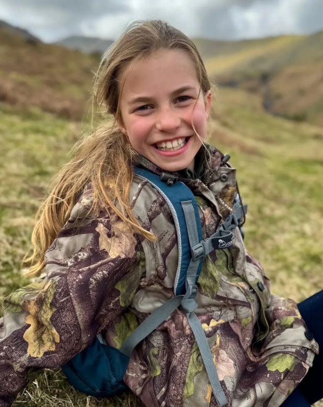 Princesa Charlotte completa 10 anos e realeza compartilha retrato