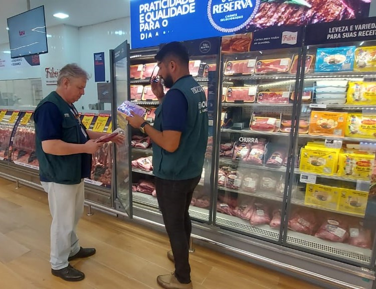Pesquisa mostra preços da cesta básica em supermercados de Manaus