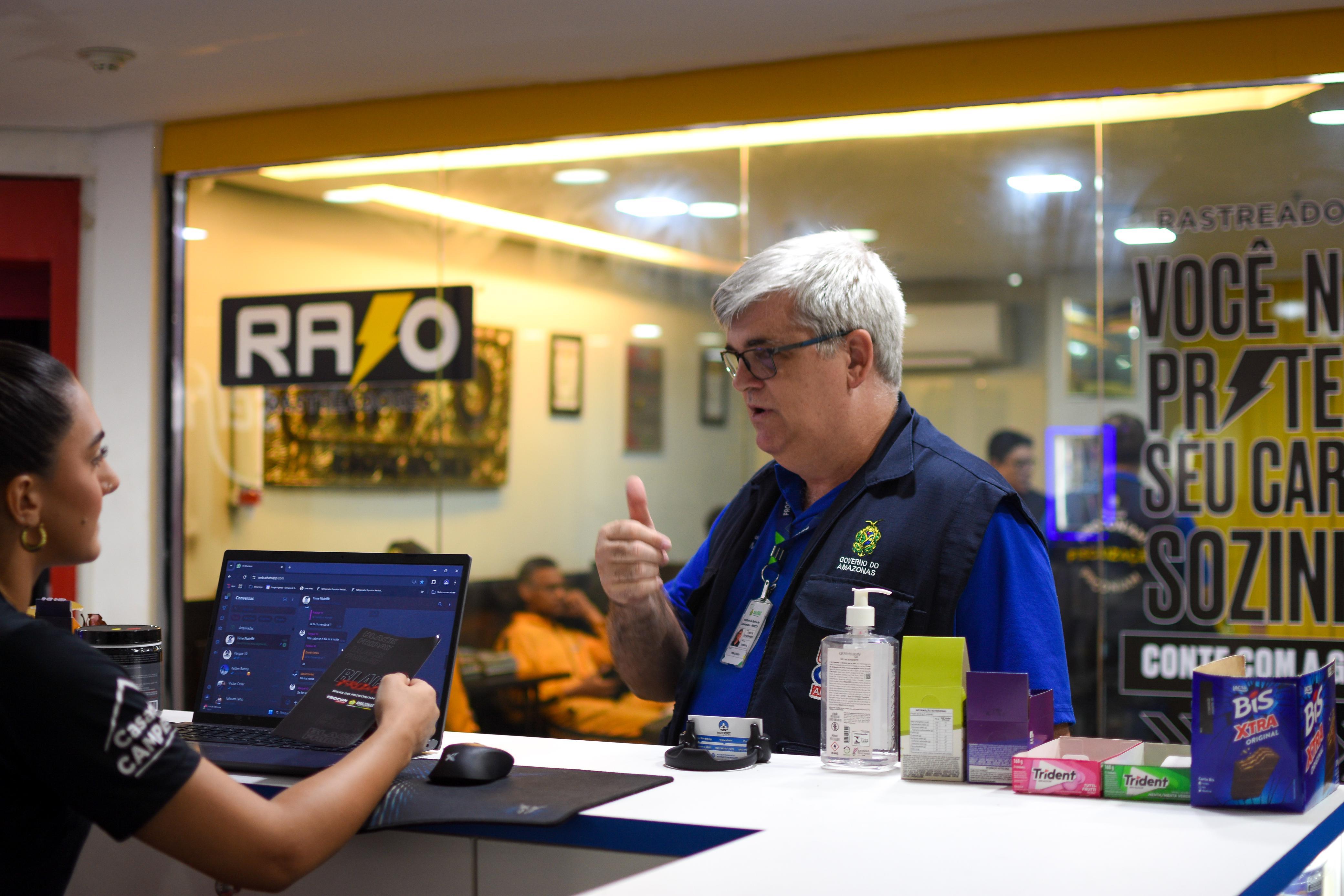 Procon-AM alerta sobre relações de consumo e gênero