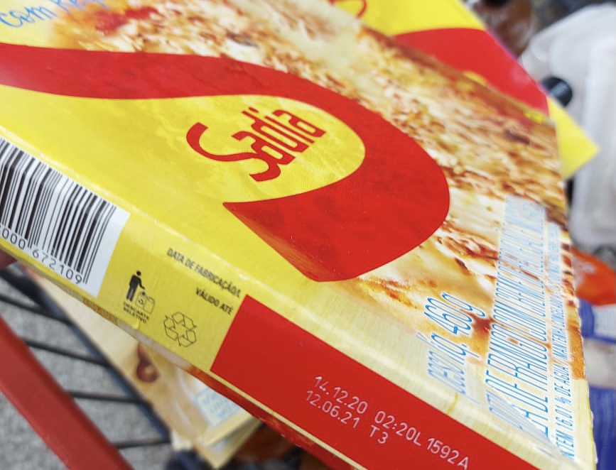 Mais de 100kg de alimentos vencidos são apreendidos em mercado de Manaus