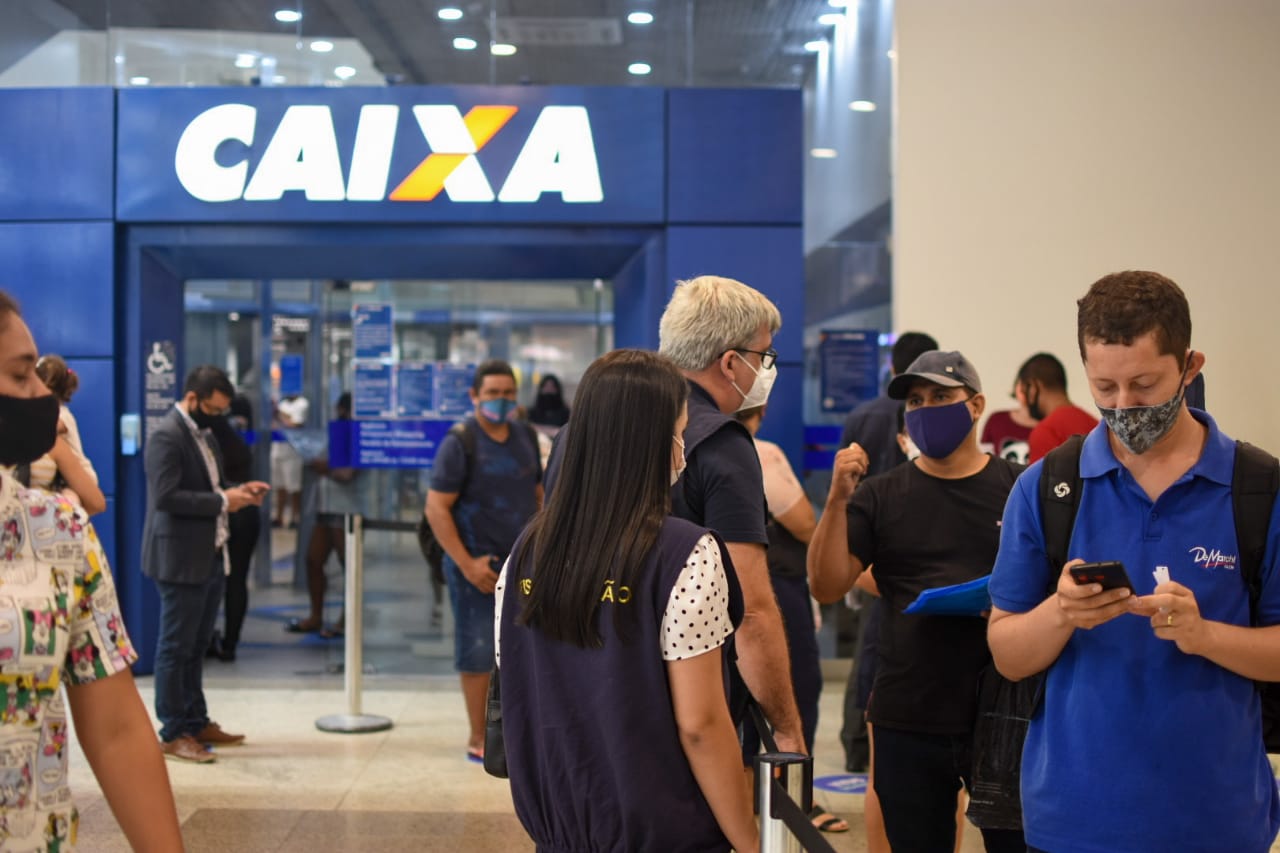 Procon-AM autua agências bancárias por descumprimento da Lei das Filas