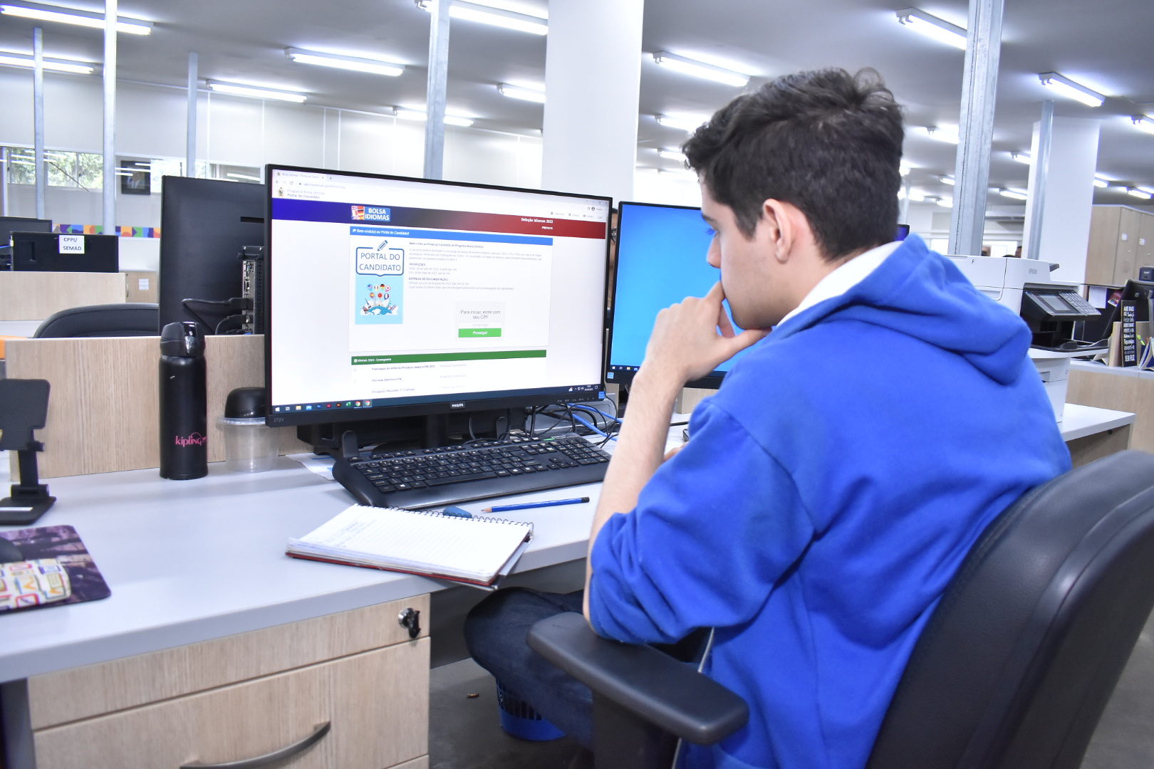 Prefeitura prorroga prazo de inscrições no Programa Bolsa Idiomas 