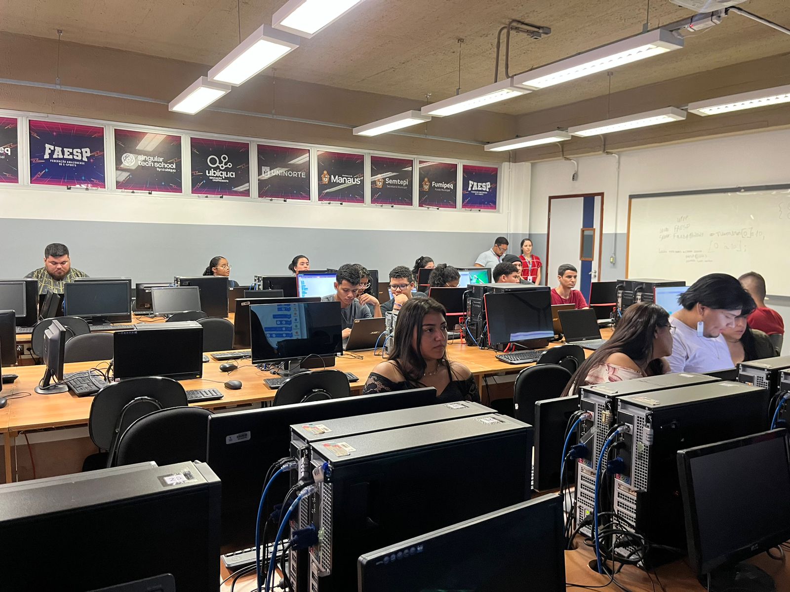 Manaus divulga lista de selecionados em curso de programação básica