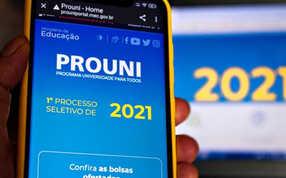 Aprovados no Prouni têm até hoje para apresentar documentos
