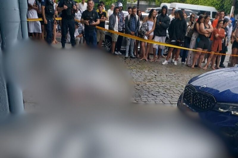 Quatro pessoas são encontradas mortas dentro de BMW