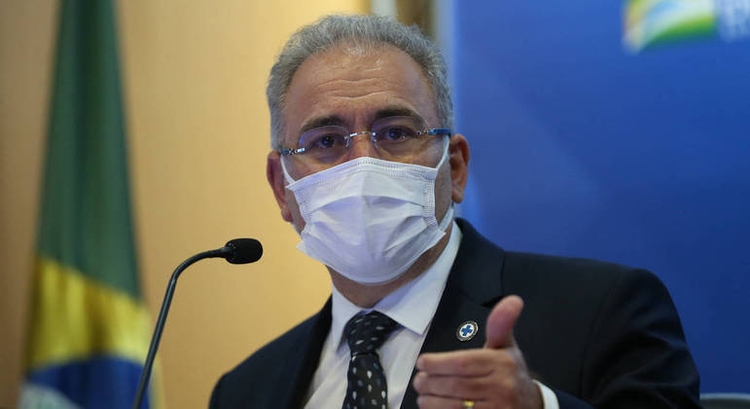 Ministro da Saúde anuncia terceira dose para idosos a partir de 60 anos 