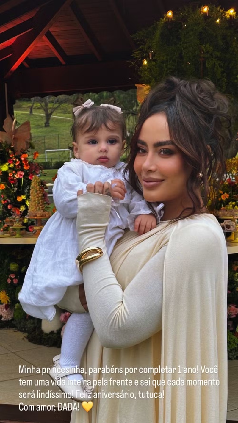 Rafaella Santos homenageia Helena em 1º aniversário da filha de Neymar
