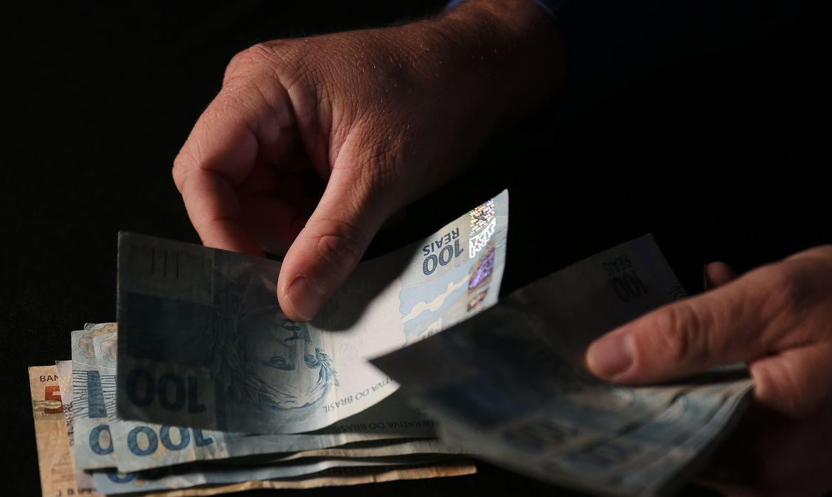 Caixa paga hoje Auxílio Brasil a beneficiários com NIS final 7