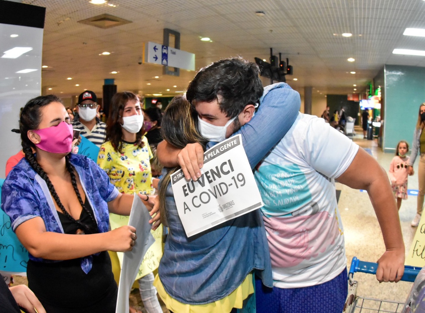 Mais sete pacientes recuperados da covid retornam a Manaus 