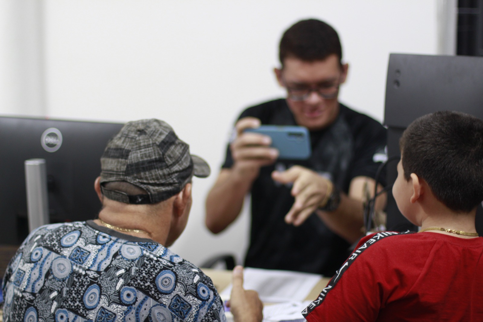 Celulares recuperados aguardam identificação dos donos em Manaus