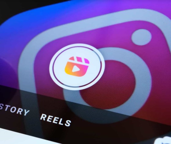 Facebook testa exibir Reels do Instagram