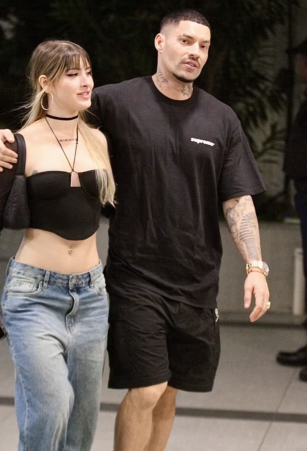 Filipe Ret passeia com namorada amazonense em carrão de R$ 1,5 milhão