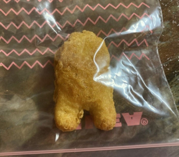 Nuggets em forma de Among Us é vendido por US$ 99 mil