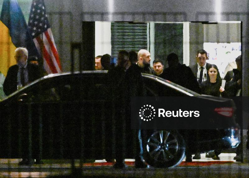 Conversas de paz sobre Ucrânia se estendem pelo 2º dia no início de semana crucial para Europa