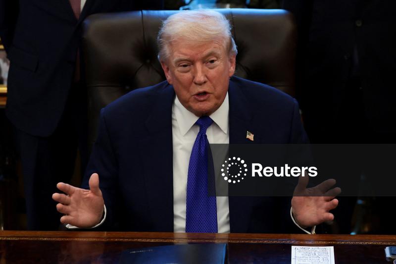 Trump revoga base da regulamentação climática dos EUA e encerra normas de emissão para veículos