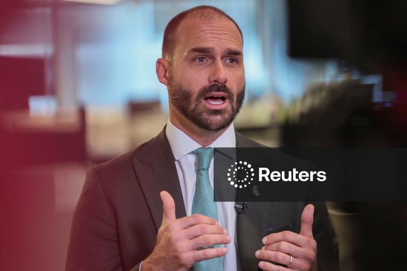 Turma do STF forma maioria para tornar Eduardo Bolsonaro réu por buscar interferência de Trump em processo do pai