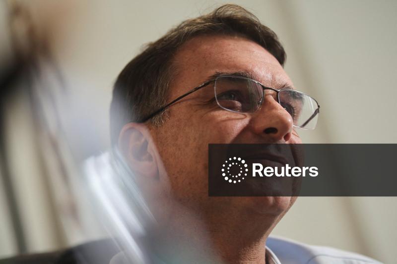 Flávio Bolsonaro defende governo “enxuto” e privatizações para modernizar o Estado