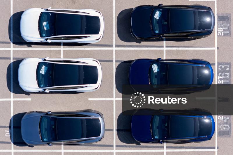 Entregas da Tesla recuam mais do que o esperado no 4º tri