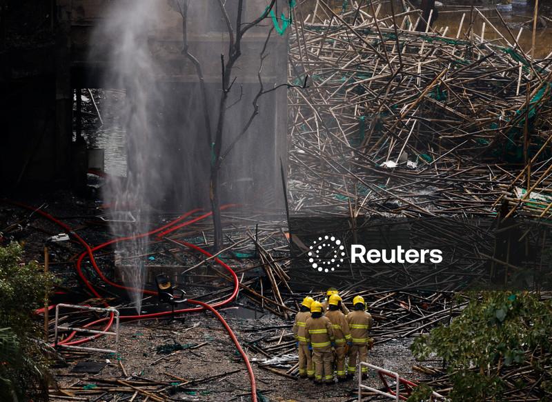Hong Kong prende mais suspeitos em investigação de incêndio; número de mortos vai a 151