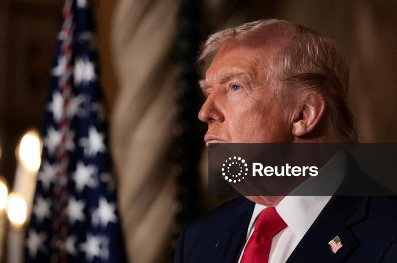 Democratas pedem que Trump reverta destituição em massa de embaixadores dos EUA