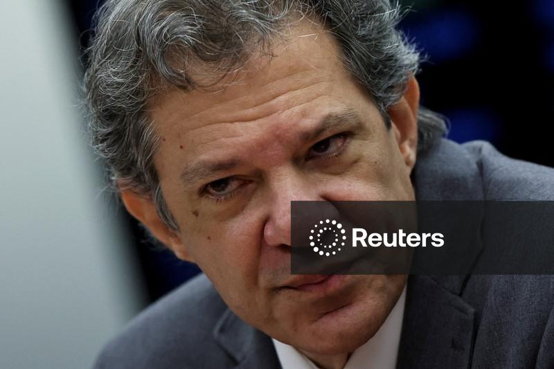 Haddad diz não ver razão para atual nível do juro real no Brasil, mas que é importante "cuidar" do BC