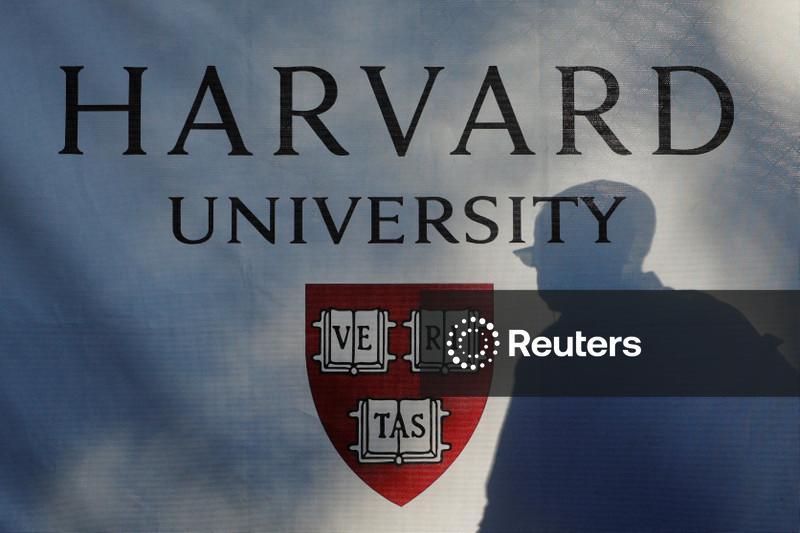 Governo Trump processa Harvard, acusando-a de desafiar investigação