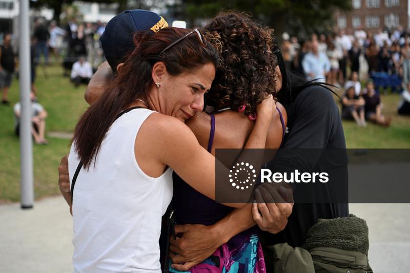 Austrália planeja endurecer leis sobre armas após polícia dizer que pai e filho mataram 15 pessoas