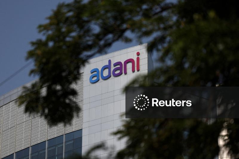 Embraer e Adani assinam acordo para fabricar aeronaves na Índia