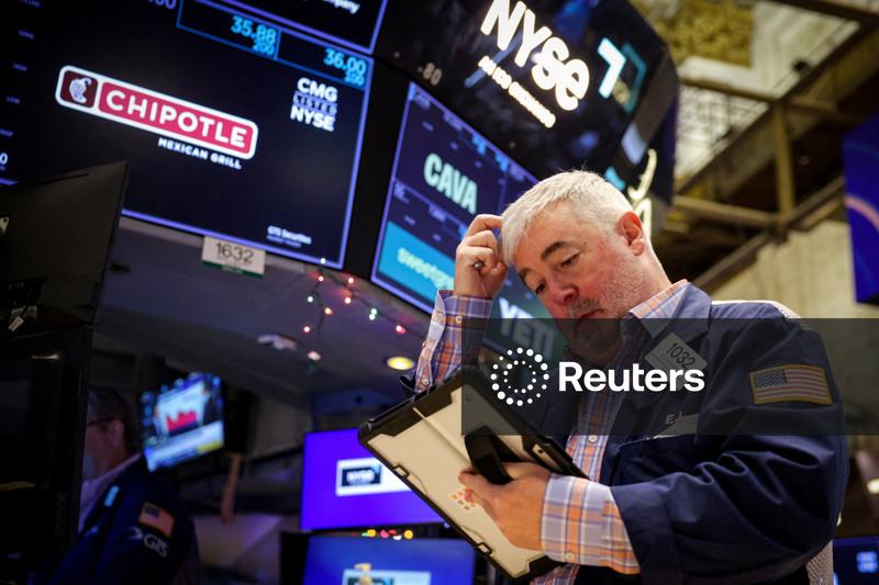 Wall Street abre estável na última sessão de 2025 e caminha para ganhos anuais