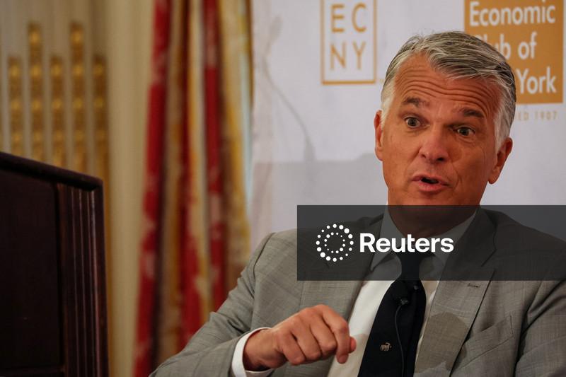 CEO do UBS deixará cargo em abril de 2027, diz FT