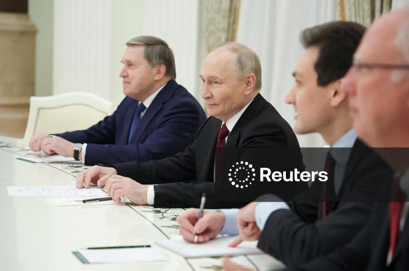 Kremlin diz que Putin aceitou algumas propostas dos EUA sobre Ucrânia e está disposto a seguir conversando