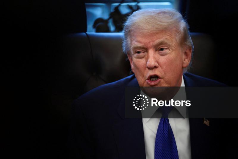 Trump diz que EUA estão negociando com Irã neste momento