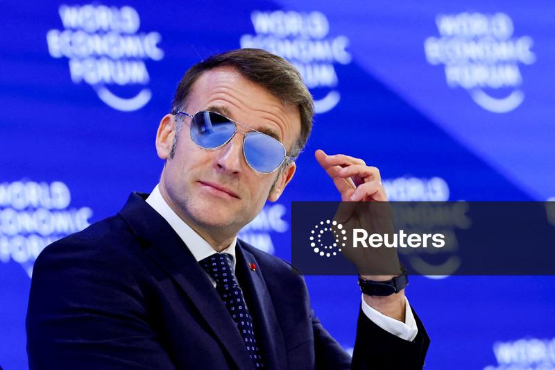 Visual "Top Gun" de presidente francês impulsiona ações de fabricante de óculos