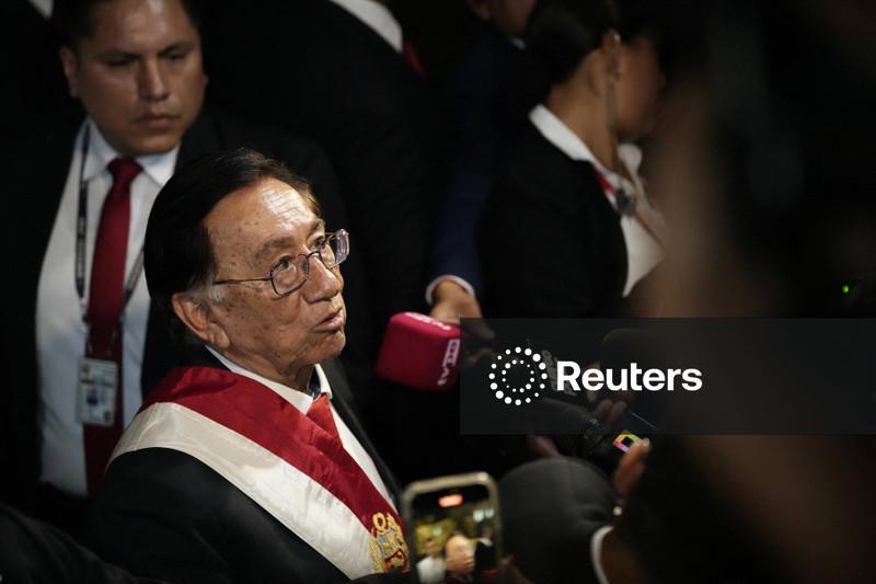 Peru nomeia José Balcázar como presidente interino após Jerí ser destituído em meio a turbulência política